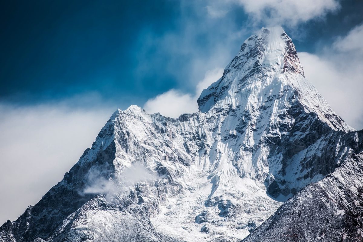 L’image actuelle n’a pas de texte alternatif. Le nom du fichier est : 12019-ama-dablam-2064522_1920.jpg