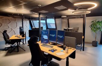 À Angers, 18 radiologues interprètent à distance des scanners et des IRM pour des hôpitaux et cliniques partenaires. Le centre a déjà traité plus de 30 000 examens.