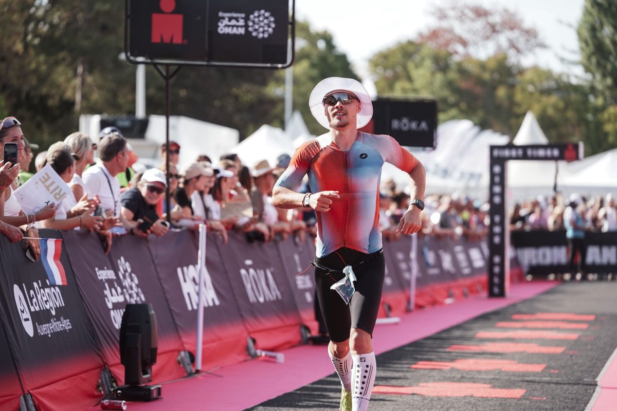 Étudiant ingénieur en alternance à Angers, Jules-Théo Robin, 23 ans, prépare l’IRONMAN de Kona 2027 avec son projet sportif et solidaire Beyond Kona.