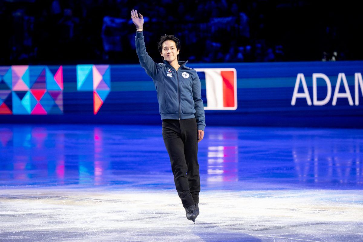 Adam Siao Him Fa remporte le Grand Prix de France de patinage artistique à Angers avec 284,24 points, devant le Japonais Kao Miura.(Photo by Marcin Golba / NurPhoto via AFP)