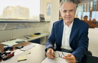 Christophe Béchu réagit aux tensions et aux violences survenues en marge des blocus de plusieurs lycées à Angers.