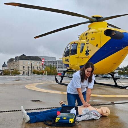 Vendredi 16 octobre, le CHU d’Angers ouvre son centre de simulation au public pour apprendre le massage cardiaque et sensibiliser à l’arrêt cardiaque. Crédit CHU Angers