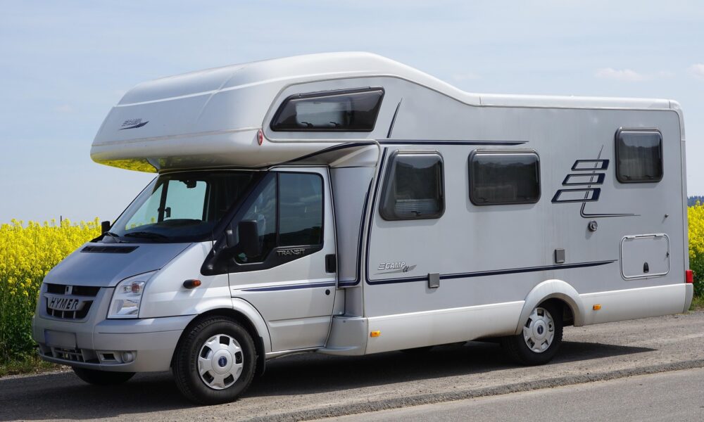 À Châtellerault, l’installation illégale de dizaines de caravanes sur un parking fait l’objet d’une procédure d’expulsion