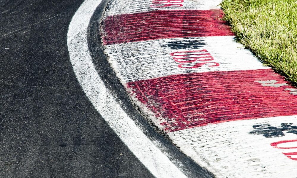 Au Vigeant, quatre-vingts adolescents de la Vienne découvrent le sport automobile lors de l’opération Vigeant j’y vais